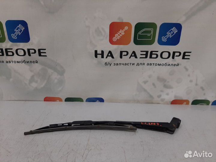 Щетка стеклоочистителя задняя Toyota Land Cruiser