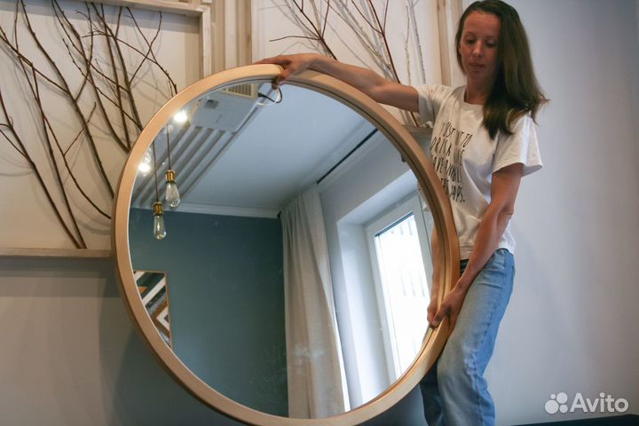 Зеркало 1000мм круглое в деревянной раме настенно