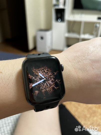 Часы Apple Watch Series 5 44 mm Nike