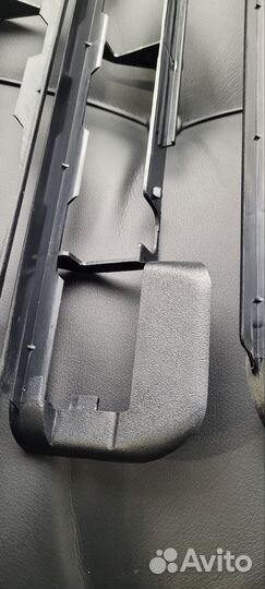 Крышки полозьев сидений w140