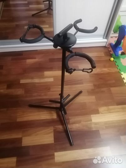 Стойка для гитары