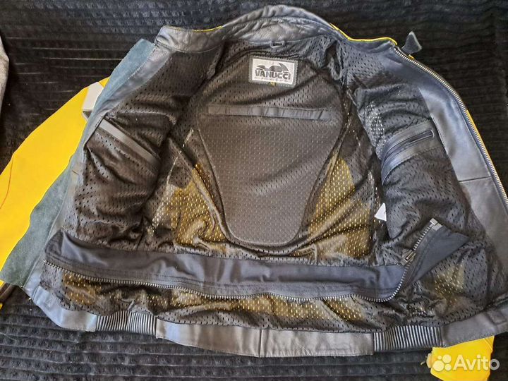 Мотокуртка