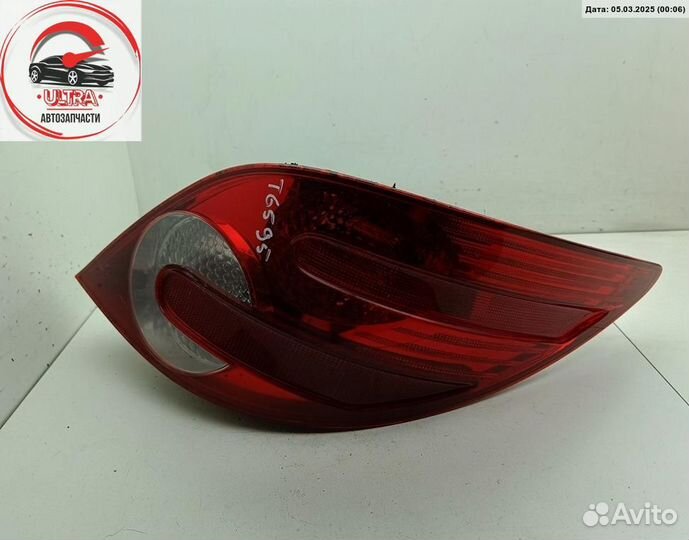 Фонарь задний правый б/у Mercedes W251 (R) 2518201864