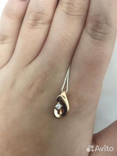 Золотая подвеска 585 с бриллиантом