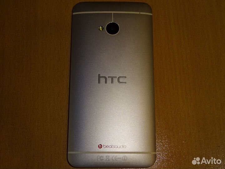 HTC One M7, 2/32 ГБ