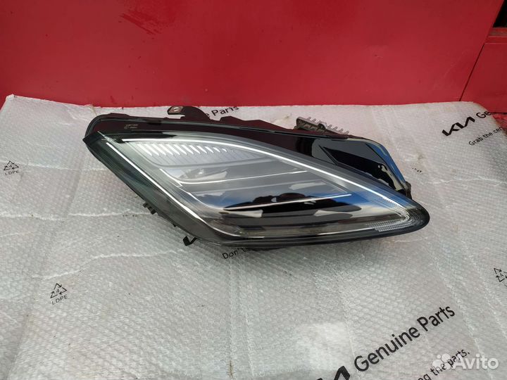 Фара правая светодиодная Jaguar E Pace Оригинал