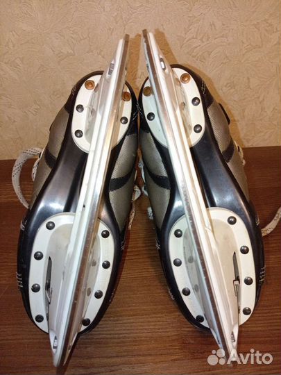 Коньки хоккейные