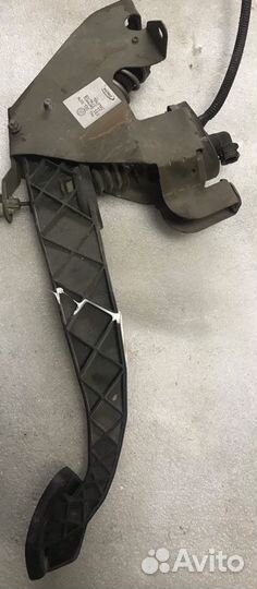 Педаль сцепления Volkswagen Transporter T5 2.5