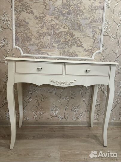 Стол с выдвижными ящиками натуральное дерево