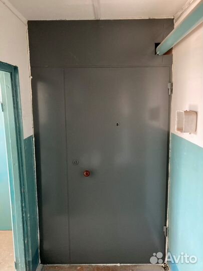 Дверь на тамбур стальная