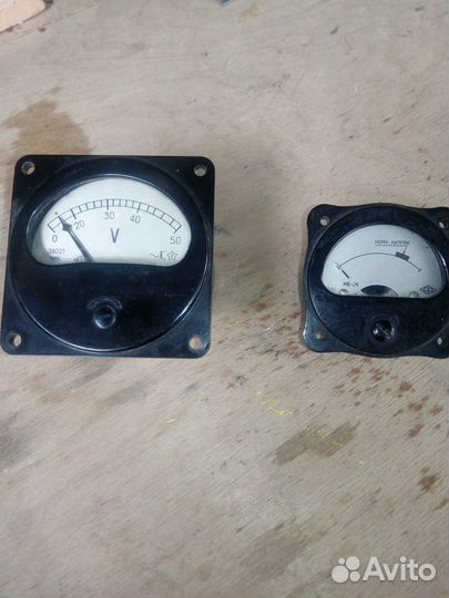 Вольтметр стрелочный