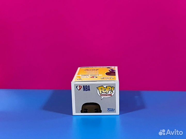 Funko POP NBA Los Angeles Lakers: LeBron James 127