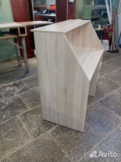 Стойка ресепшн, новая