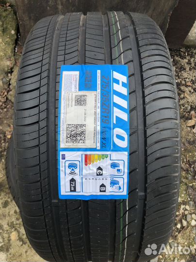 Hilo Vantage XU1 275/35 R19 100W