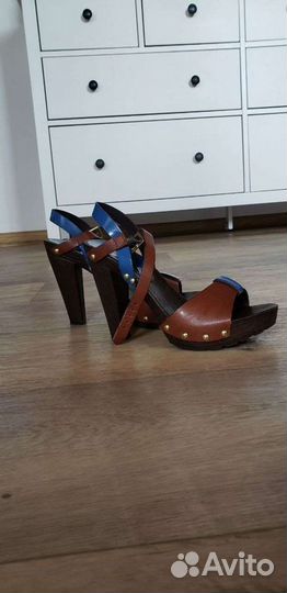 Босоножки женские