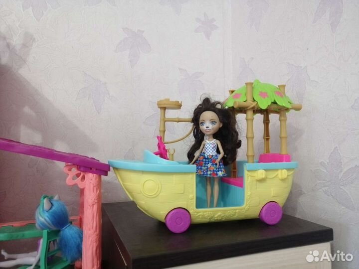Домик и лодка для куклы Энчантималс enchantimals