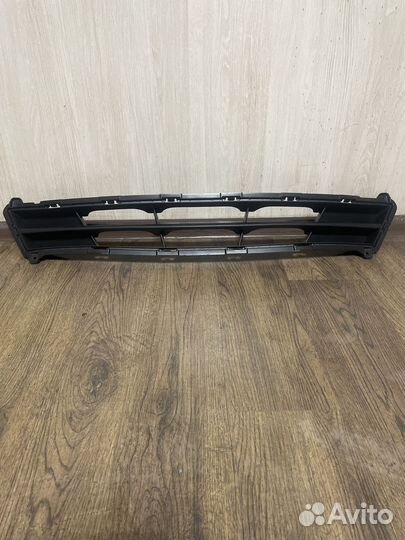 Решетка В бампер hyundai solaris