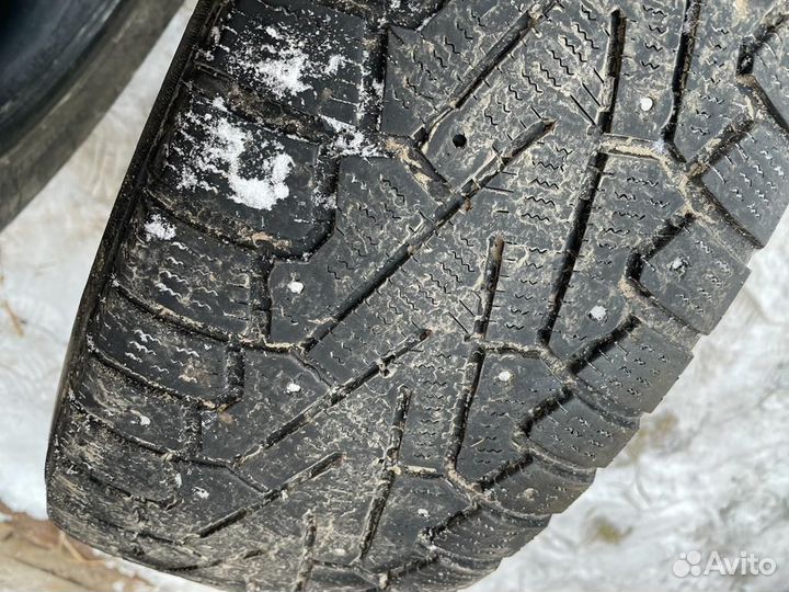 Pirelli Ice Zero 215/65 R16 102T