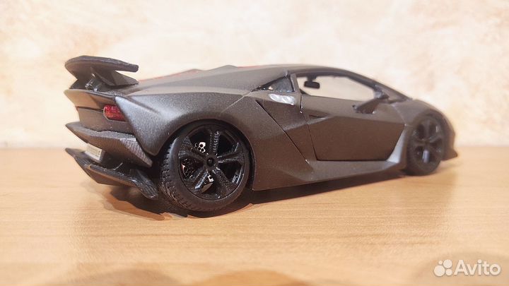 Lamborghini Sesto 1:24 Bburago