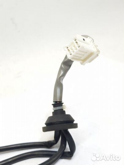 Кнопка открывания багажника Nissan Juke HR16DE