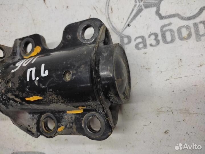 Стойки передние w901 Sprinter 602.980