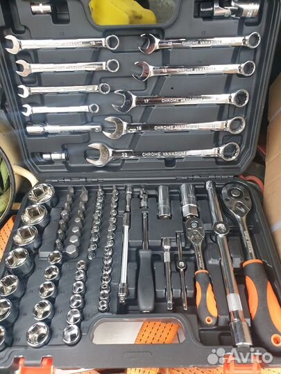 Набор инструментов 94 82 78 предметов новый