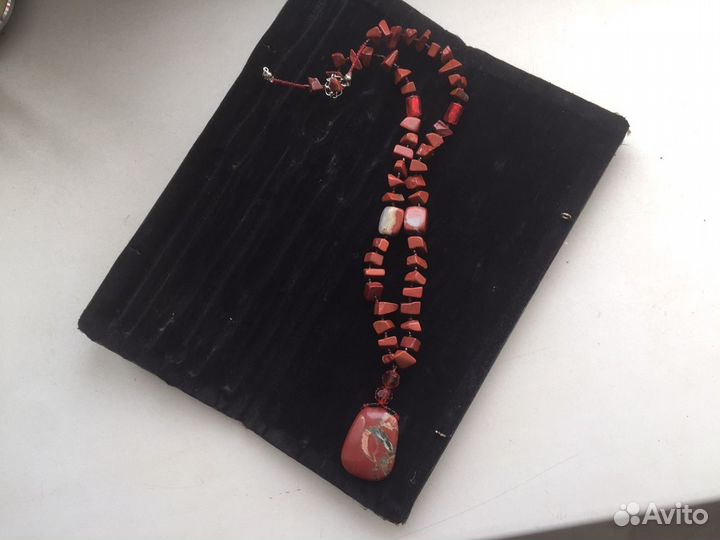 Бусы украшения из яшмы