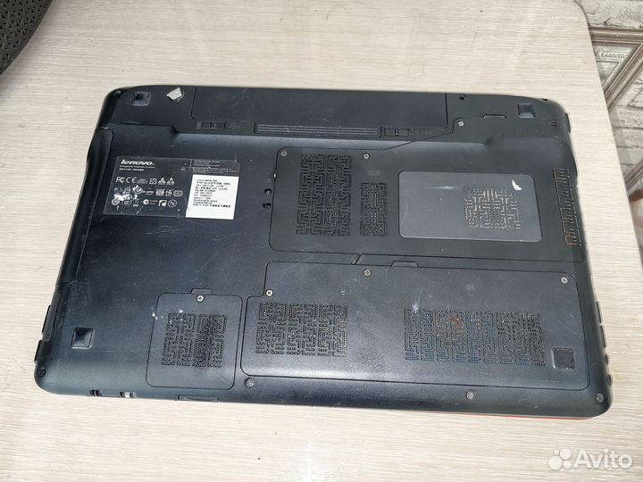 Lenovo Y560p 15.6/i3/4gb/320gb/IntelHD