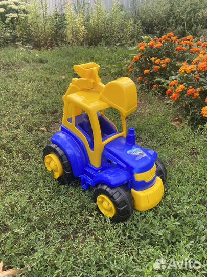 Синий трактор