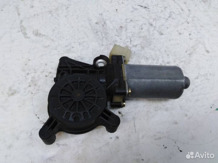 Моторчик переднего левого стеклоподъемника