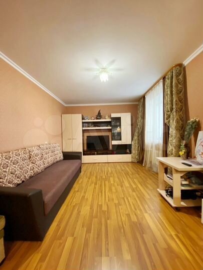 1-к. квартира, 42 м², 2/10 эт.