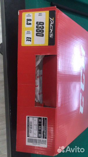Хоккейные коньки CCM Supertacks 9380, 9,5 EE