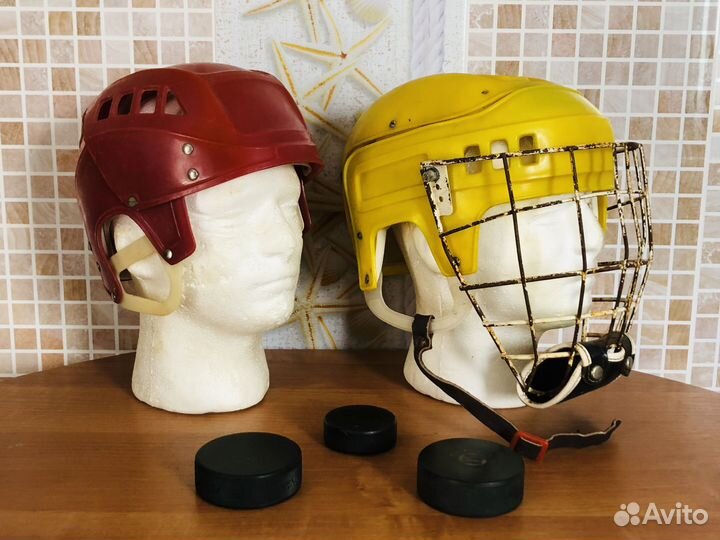 Советский хоккей. Шлемы, шайбы. СССР