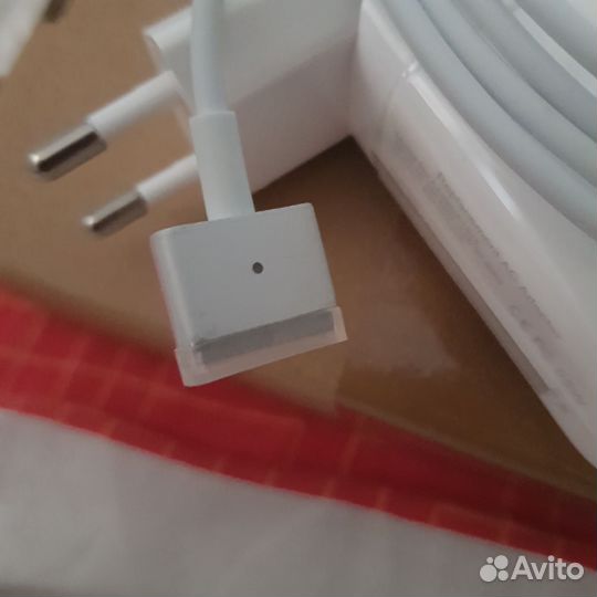 Зарядка для Macbook pro