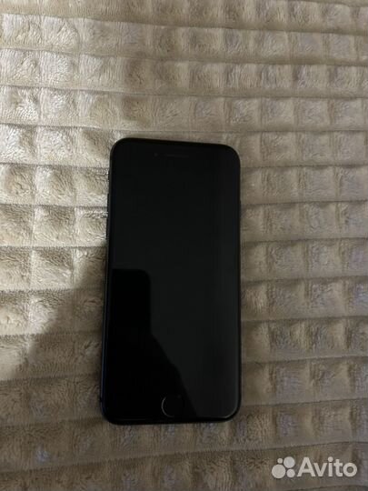 Телефон iPhone 8 64 gb