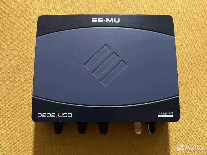 Культовая звуковая карта/преамп emu 0202