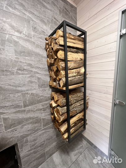 Дровник металлический настенный