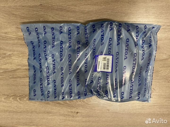 Трос стояночного тормоза Volvo XC90 30793828