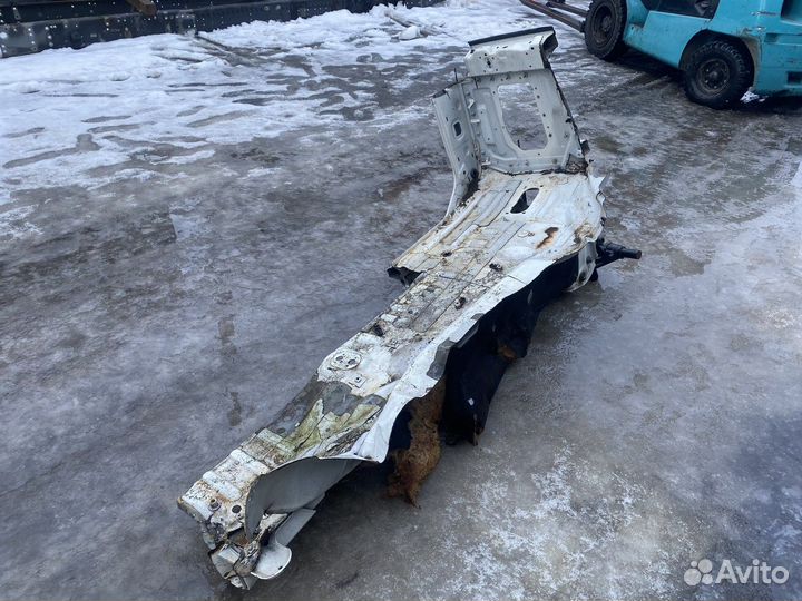 Угол кабины левая нижняя часть Volvo FH