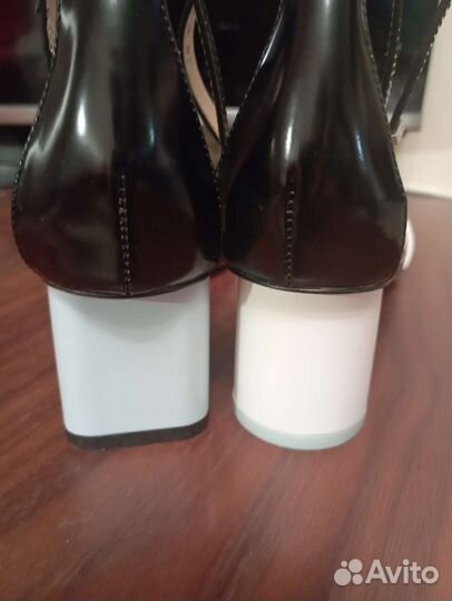 Босоножки новые