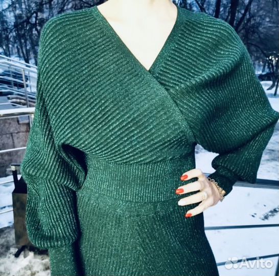 Трикотажный женский костюм блестящий 46