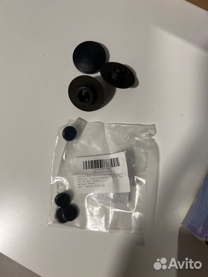 Клипса для крепления автоковриков almera