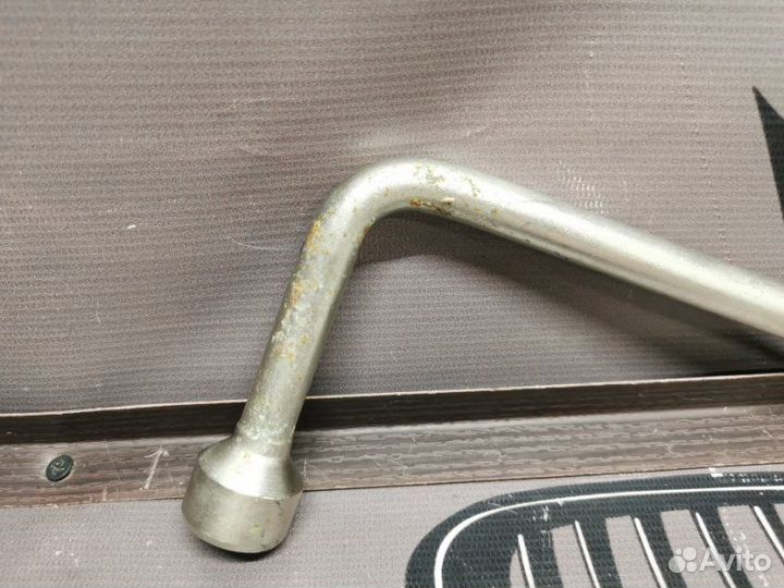 Ключ балонный Bmw X5 E53 M54B30 2005