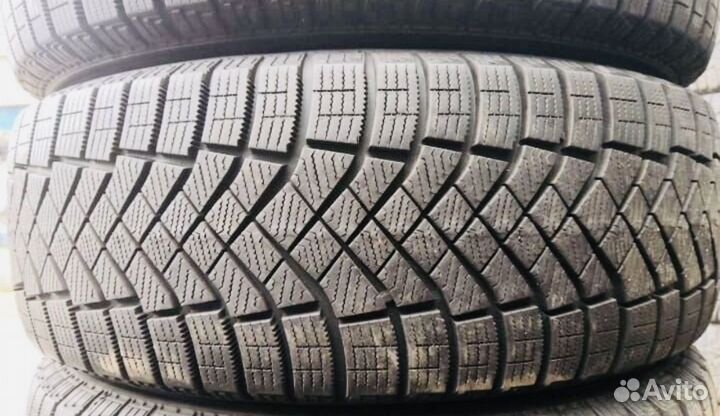 Pirelli Ice Zero 205/55 R16
