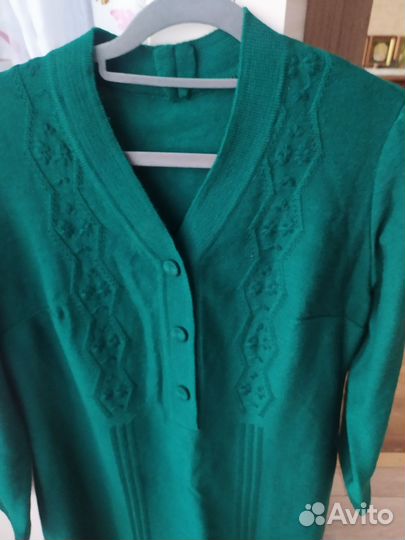 Вязанное шерстяное платье