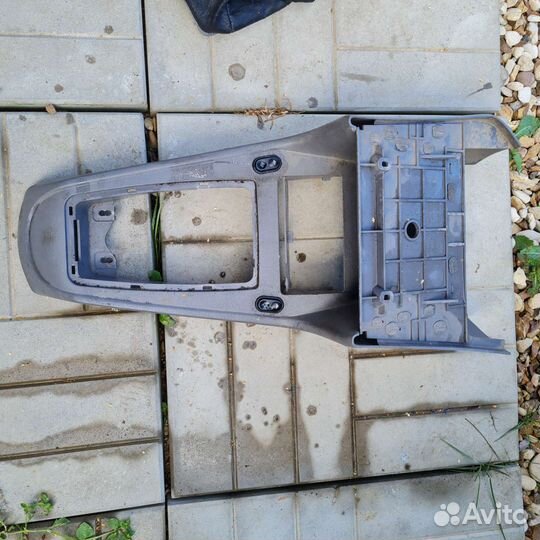 Консоль между сидениями тоннель Chery Amulet A15