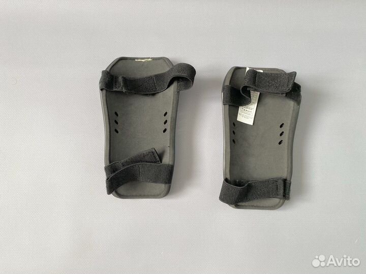 Новые щитки Kipsta футбольные размер L