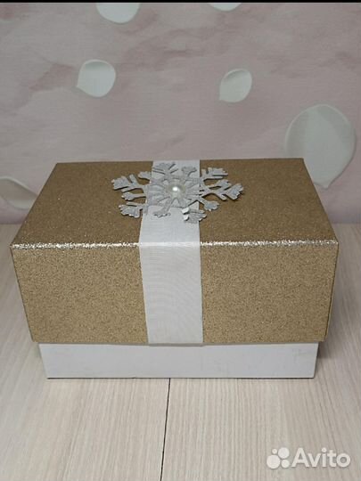 Коробка подарочная новогодняя с наполнителем