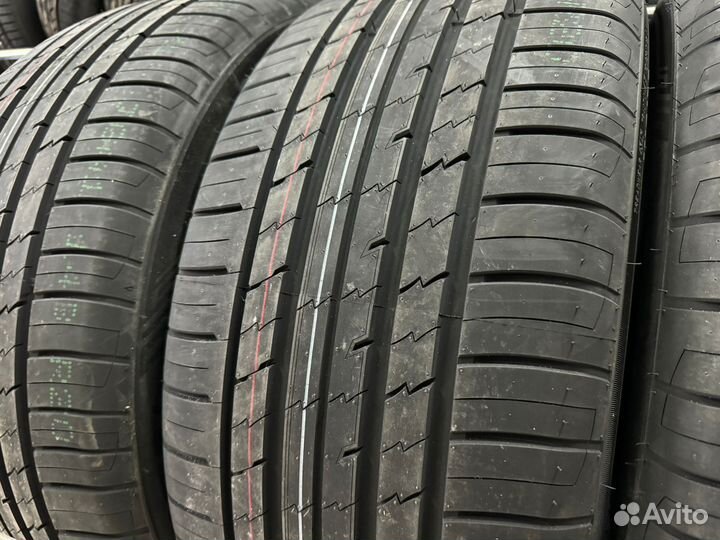 Tracmax X-Privilo RS01+ 275/45 R20 110