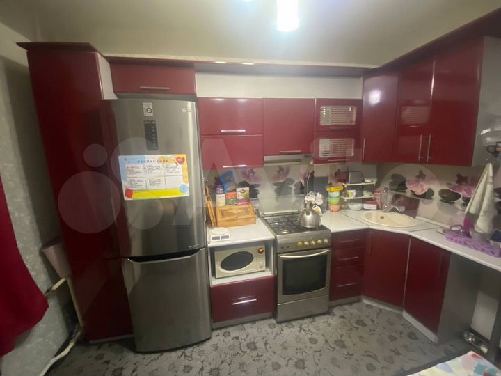 4-к. квартира, 81 м², 1/9 эт.